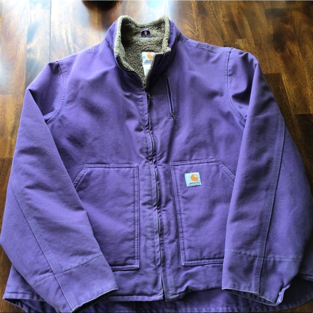 Beautiful Women’s Carhartt coat in duck/sherpa XL